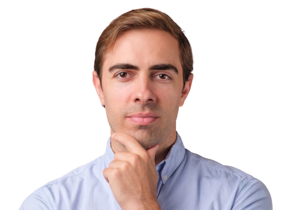 70 questions with Vitor Soares, co-founder and CEO of AskCory, an AI-powered marketing assistant: From Bullseye Framework to emotional AI, agentic web, and AI anxiety 