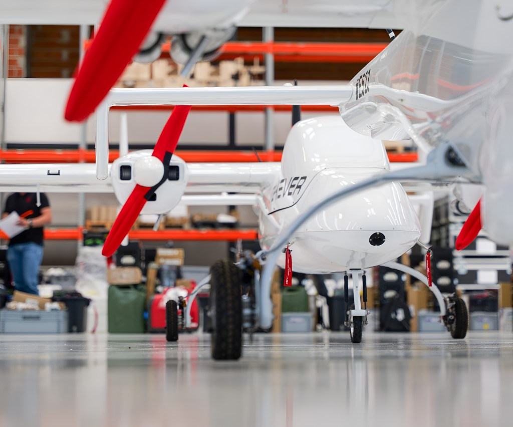 Tekever reaches 1,000-employee milestone with new Leiria hub, plans AR3 EVO&nbsp;debut